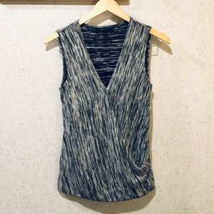 ⭐️5/$25 | BCBG MAX AZRIA | Salt & Pepper Knit Top | XS